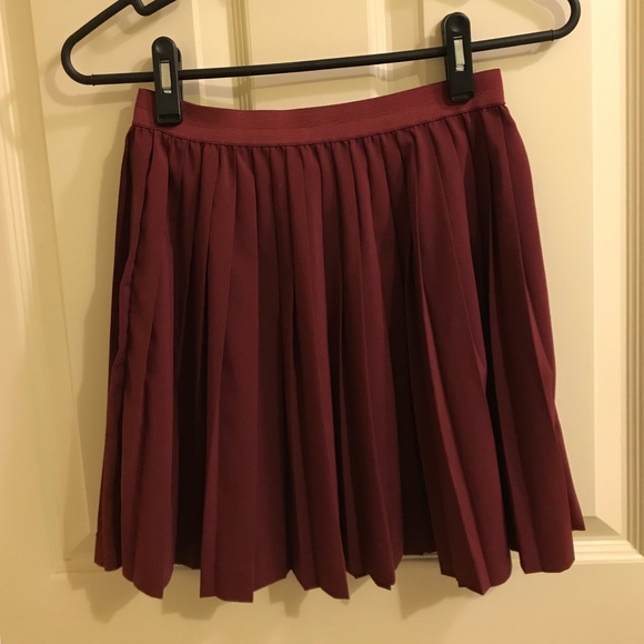 H&M high waisted elastic mini skirt - Picture 2 of 4